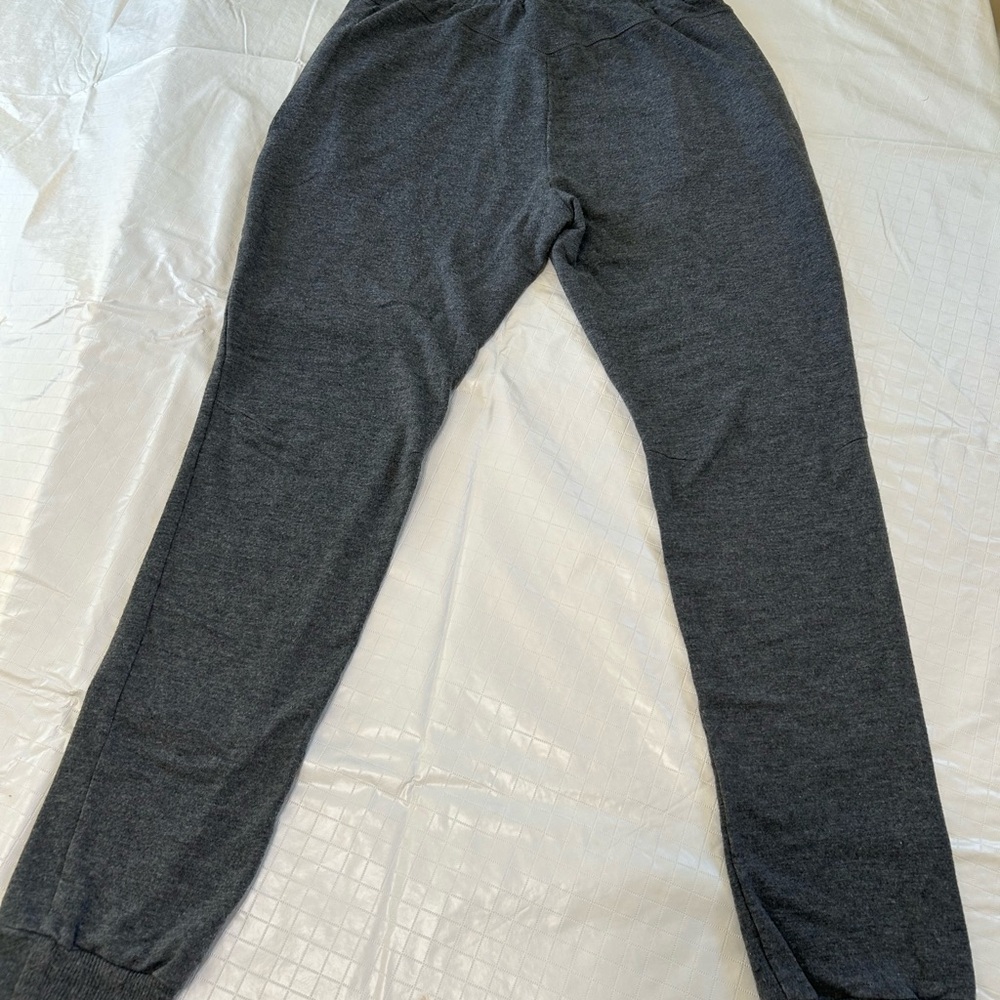 Gymshark women’s Charcoal Joggers with Drawstring - Picture 2 of 4